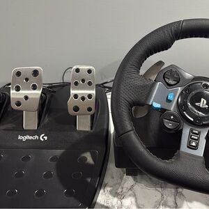 Logitech Racing Wheel and Pedals - Black and Silver for ps4 never used